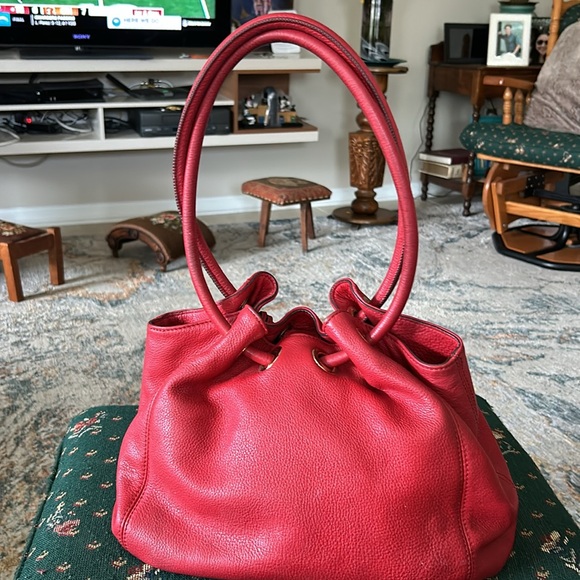 Michael Kors top handle red leather bag with tassel front gathered at the top - Picture 4 of 7